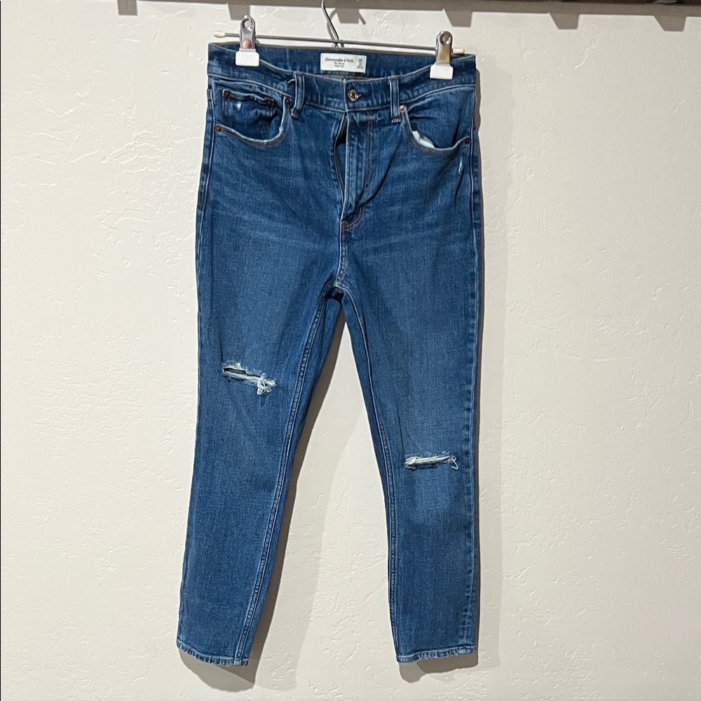 Abercrombie women’s Blue Jeans